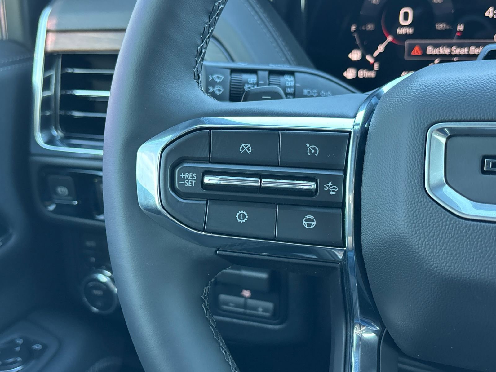 New 2026 GMC Yukon Denali w/ Denali Reserve Package image 16