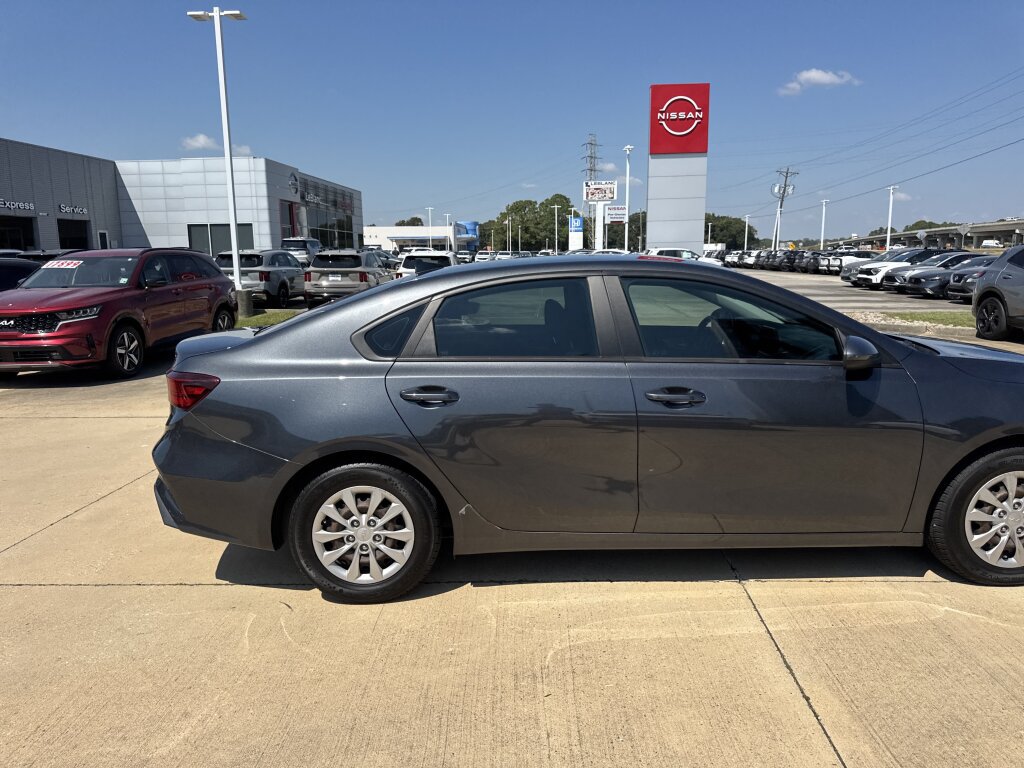 Certified 2022 Kia Forte Sedan FWD image 10
