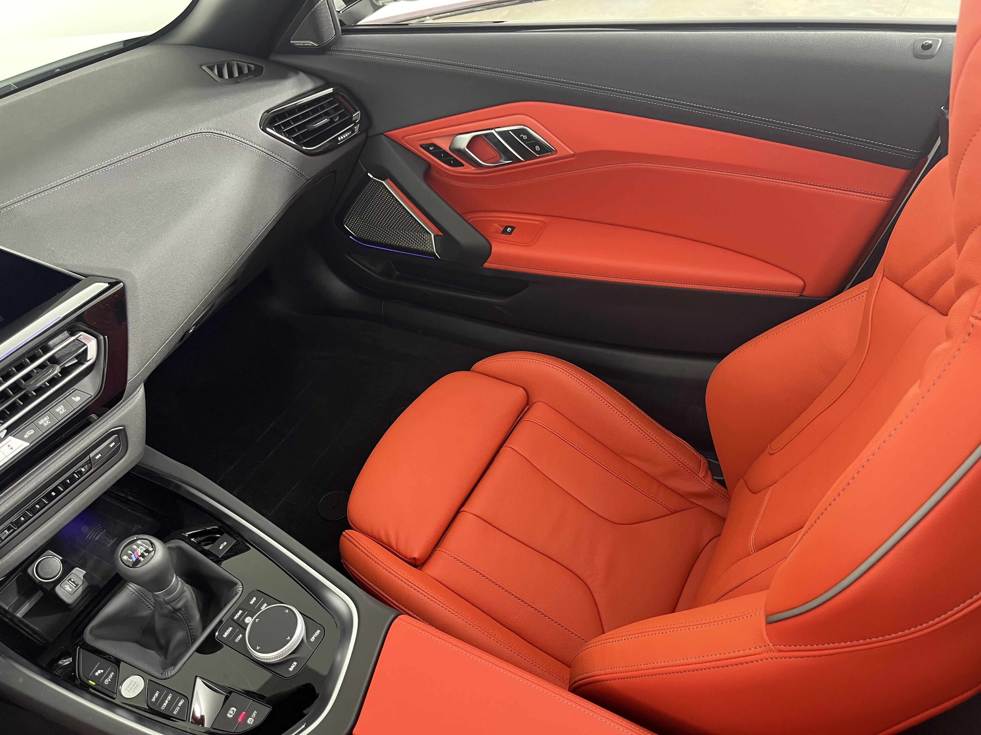 Used 2026 BMW Z4 M40i w/ Premium Package image 11