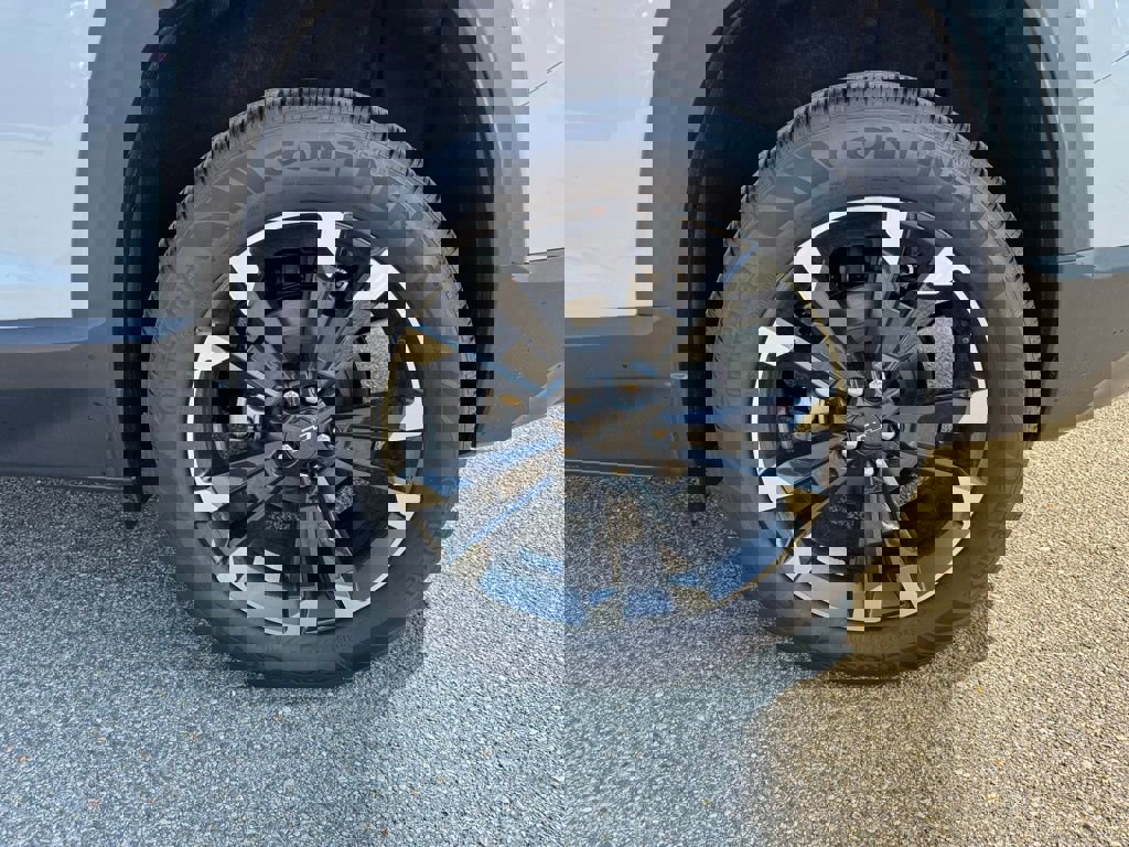 New 2026 Chevrolet Equinox RS w/ LPO, Floor Liner Package image 3