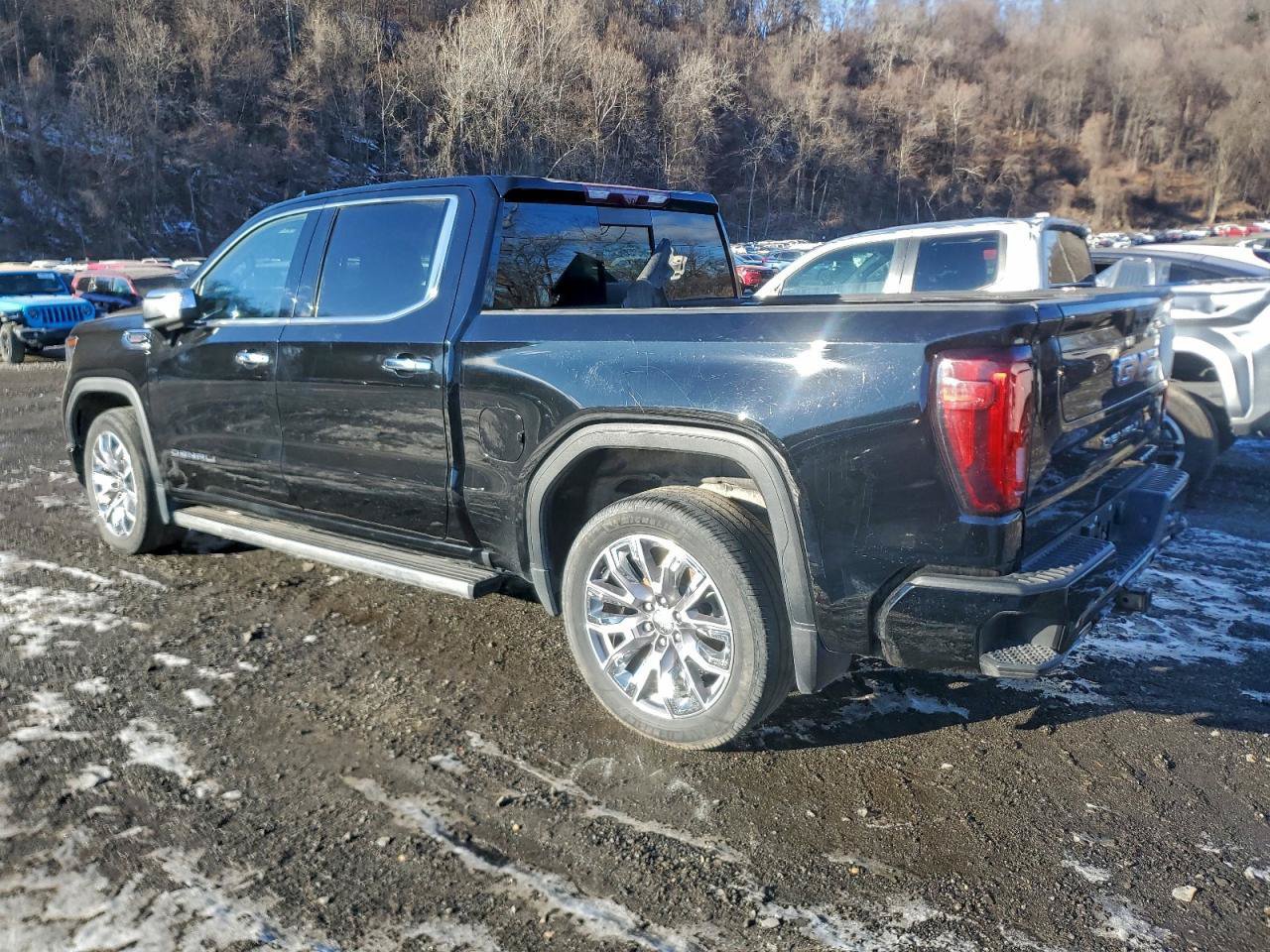 Used 2023 GMC Sierra 1500 Denali AWD/4WD image 3