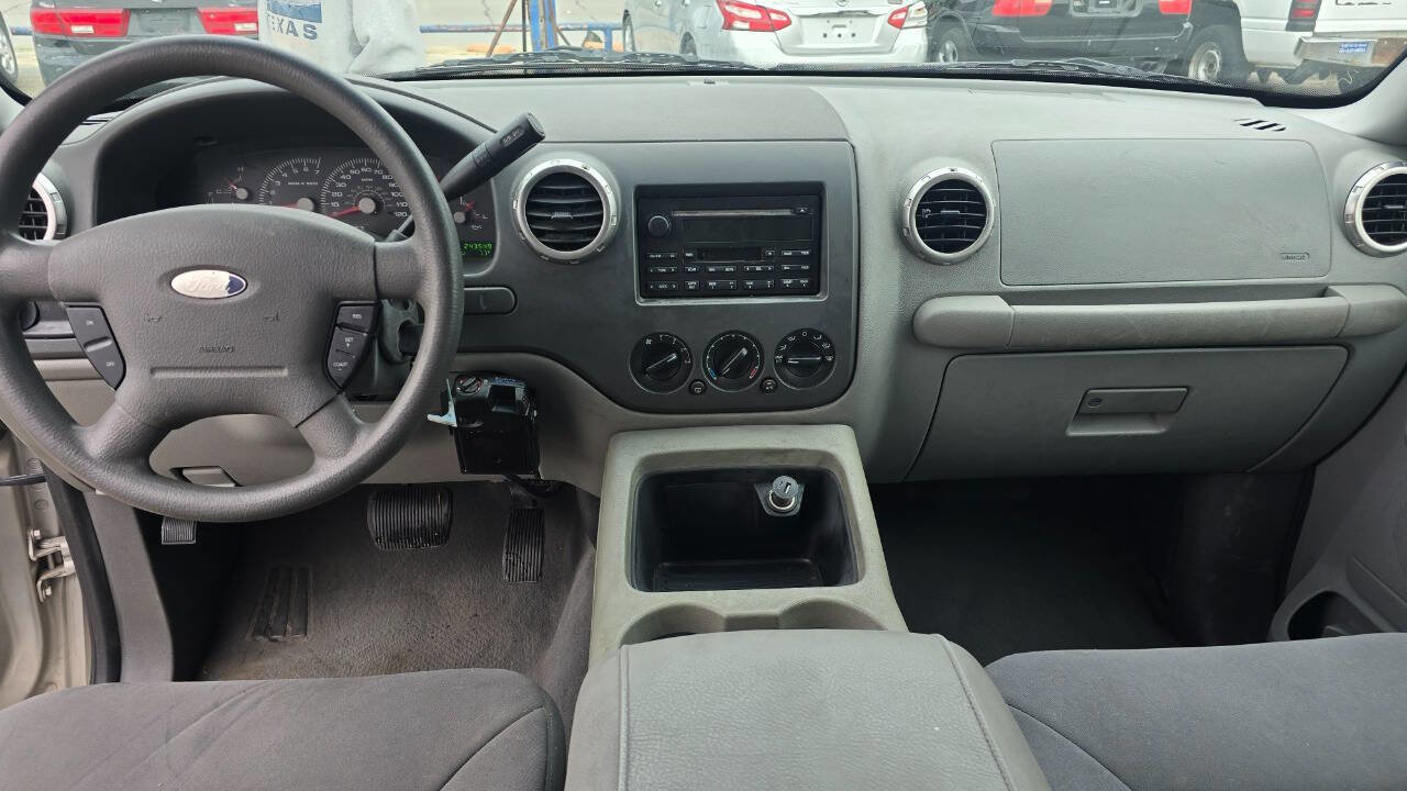 Used 2004 Ford Expedition XLT RWD image 9