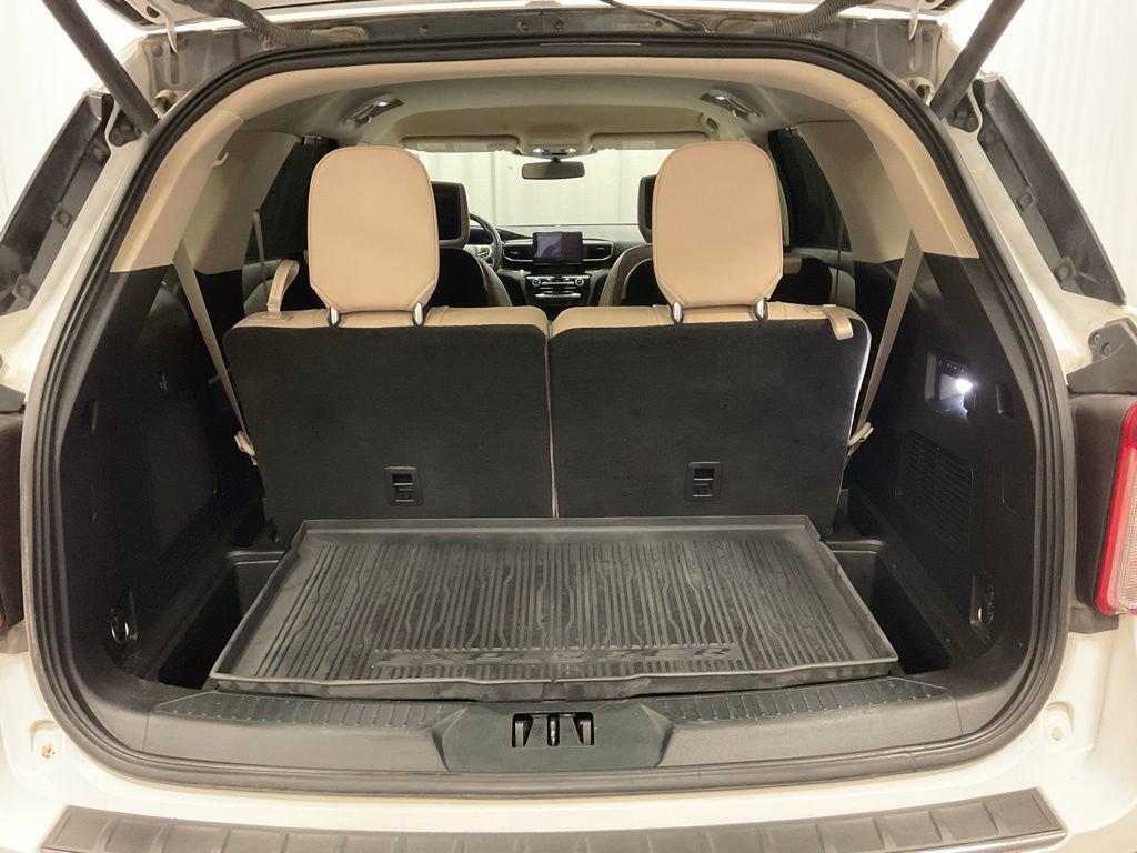 Used 2021 Ford Explorer Limited w/ Equipment Group 301A image 7