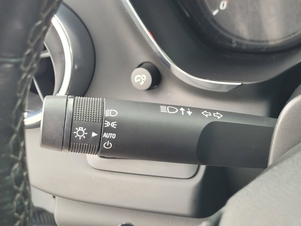 Used 2018 Chevrolet Camaro SS RWD image 27