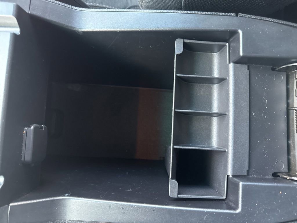 Used 2018 Ford Explorer XLT image 49