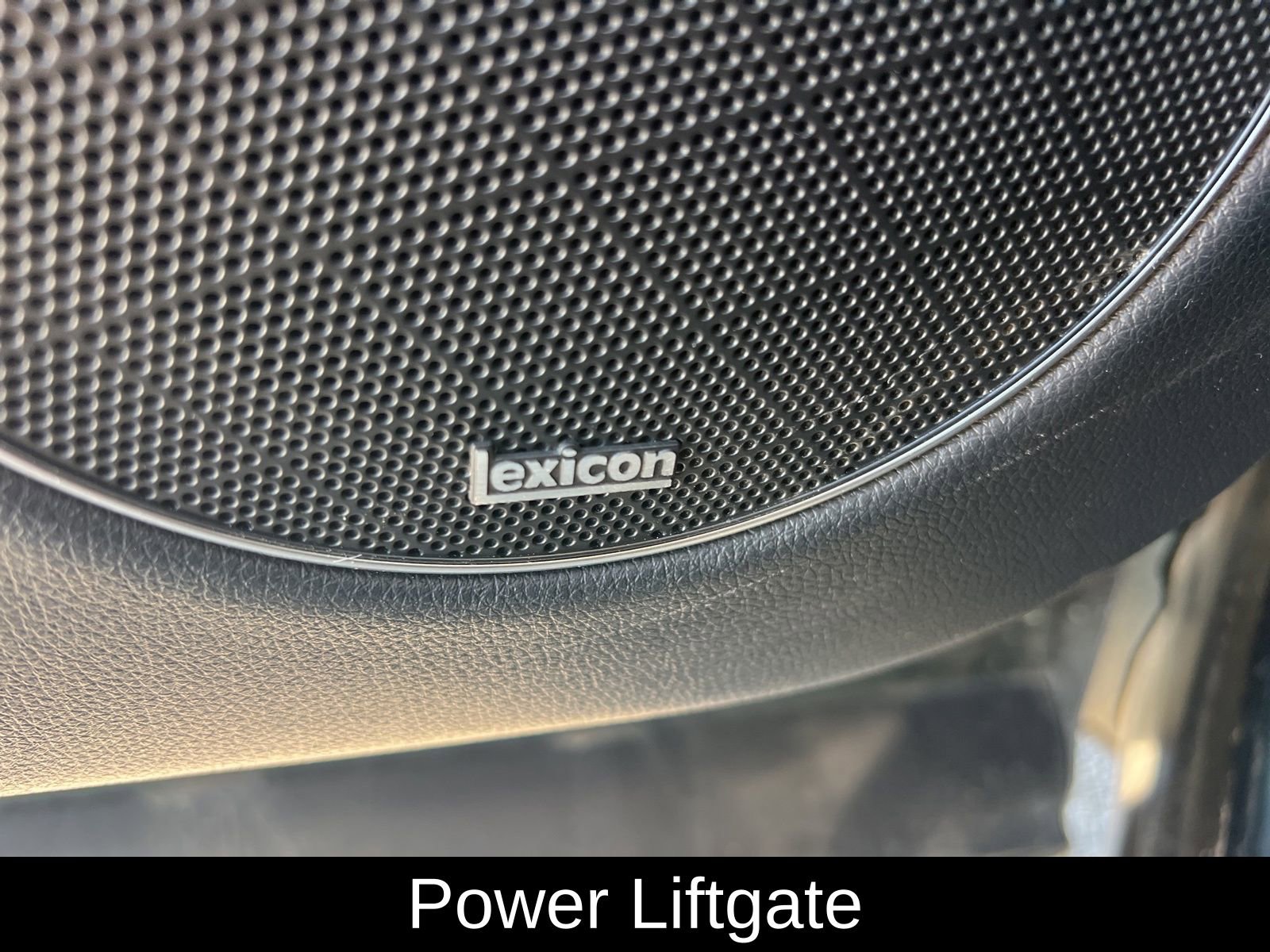 Used 2023 Genesis GV70 2.5T w/ Sport Prestige Package image 13