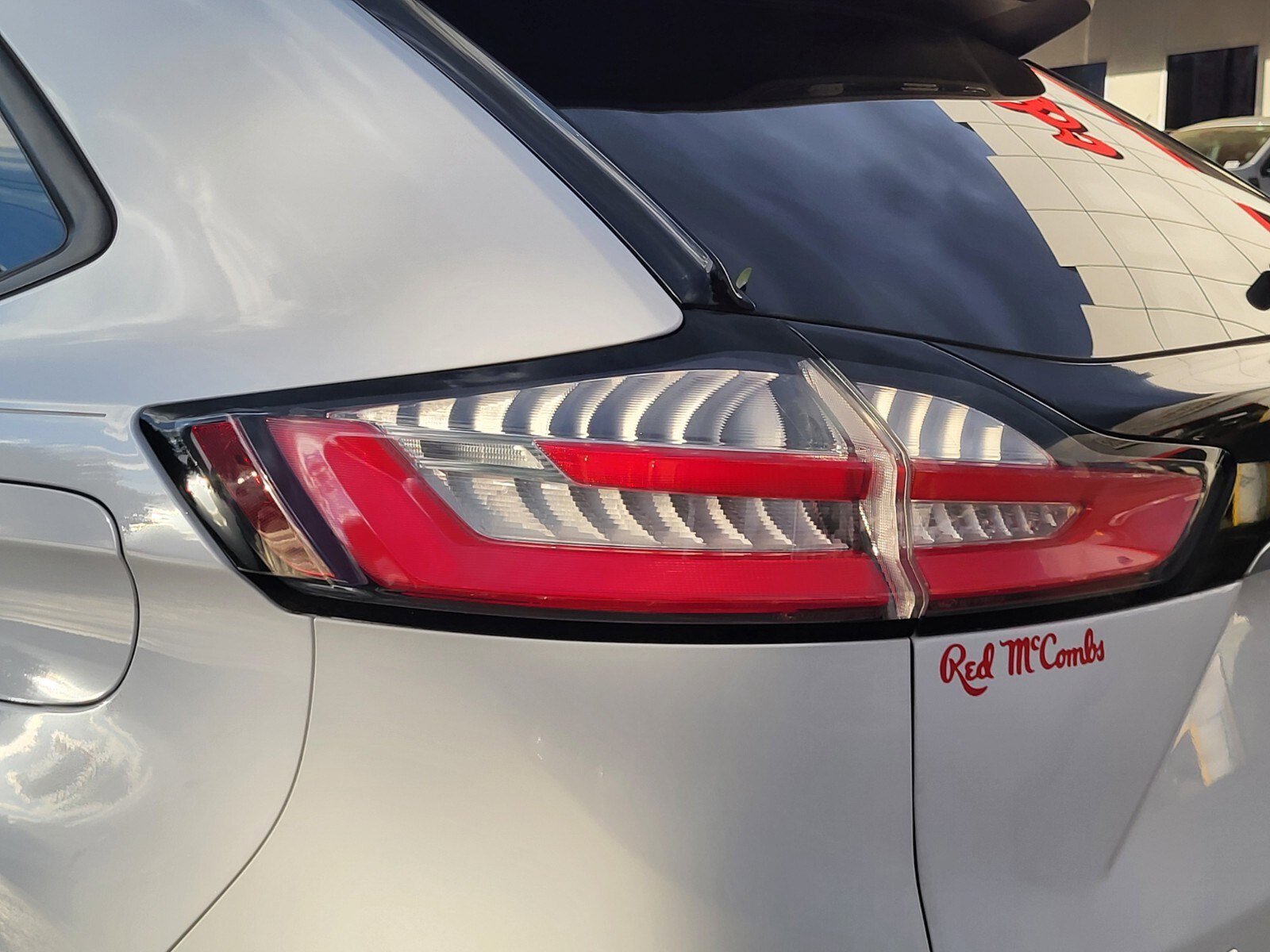 Certified 2020 Ford Edge SE image 10