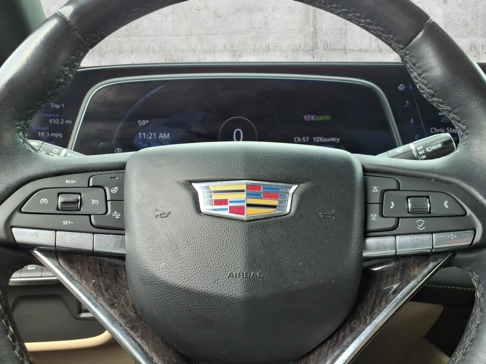 Used 2023 Cadillac Escalade Premium Luxury AWD/4WD image 25