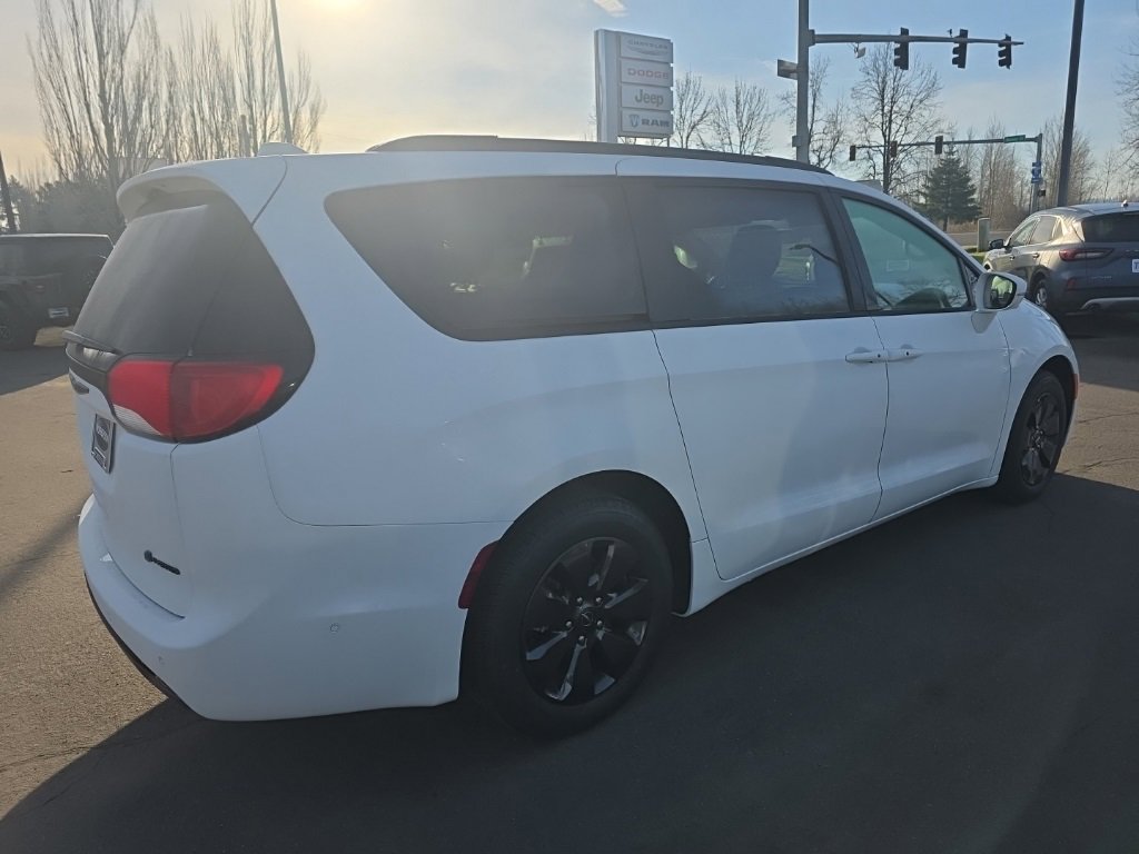 Certified 2020 Chrysler Pacifica Limited image 5