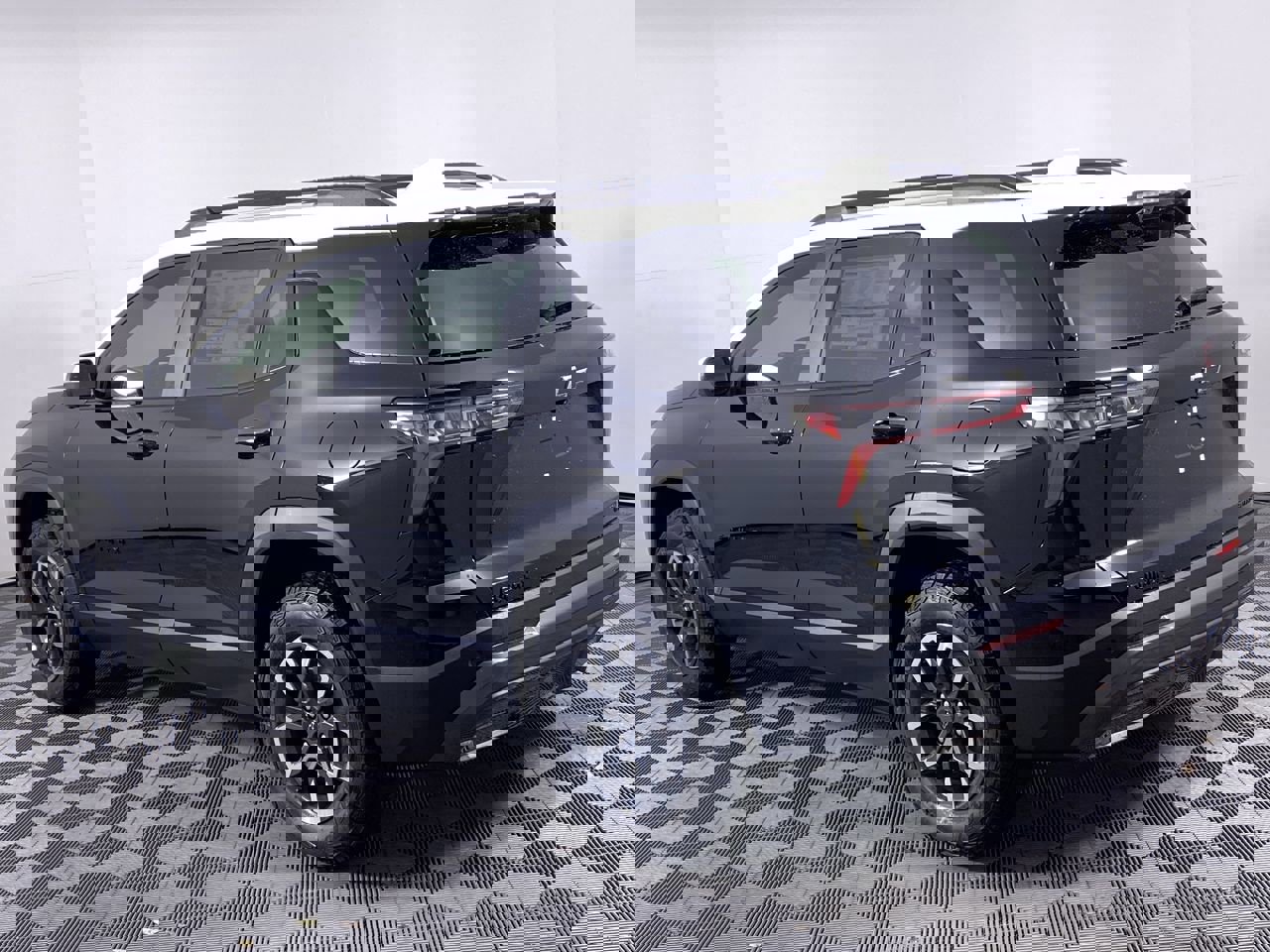 New 2025 Chevrolet Equinox ACTIV w/ Safety and Technology Package image 18