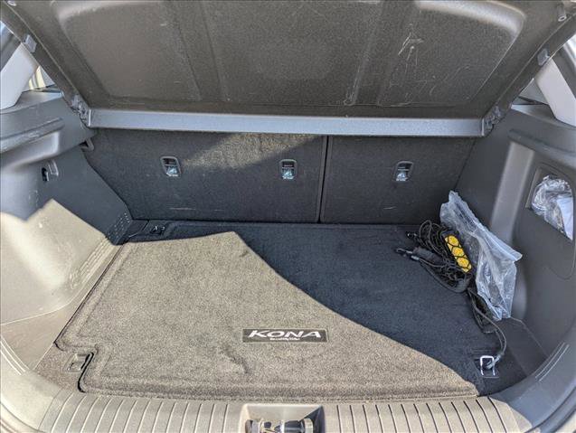Used 2021 Hyundai Kona SE w/ Cargo Package image 30