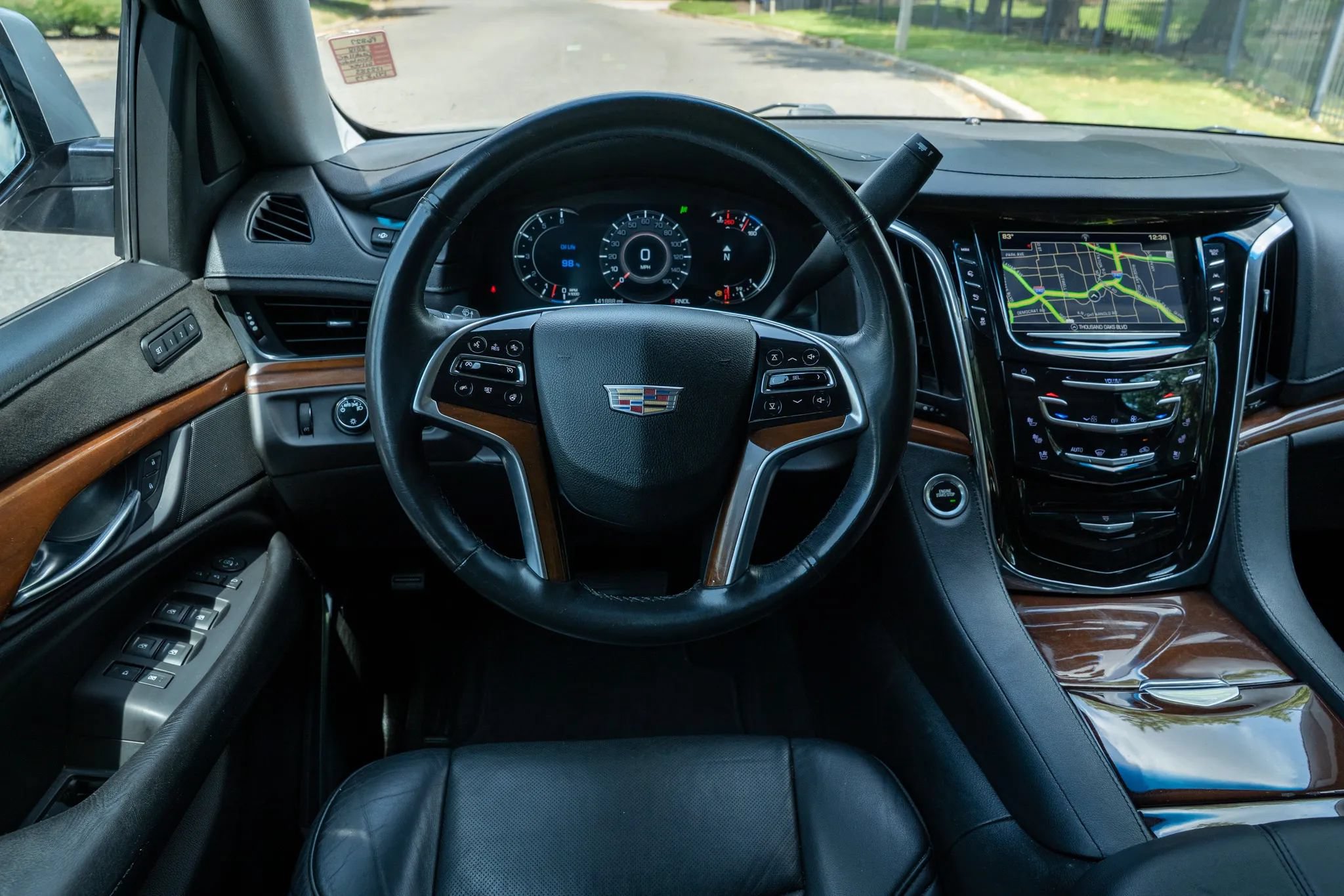 Used 2018 Cadillac Escalade ESV Luxury RWD image 20