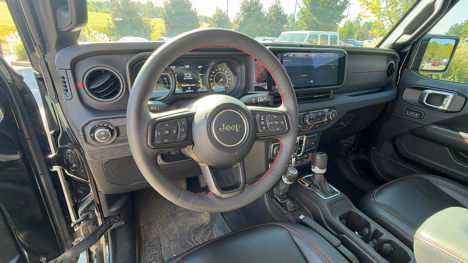 Used 2024 Jeep Gladiator Rubicon w/ Technology Group AWD/4WD image 24