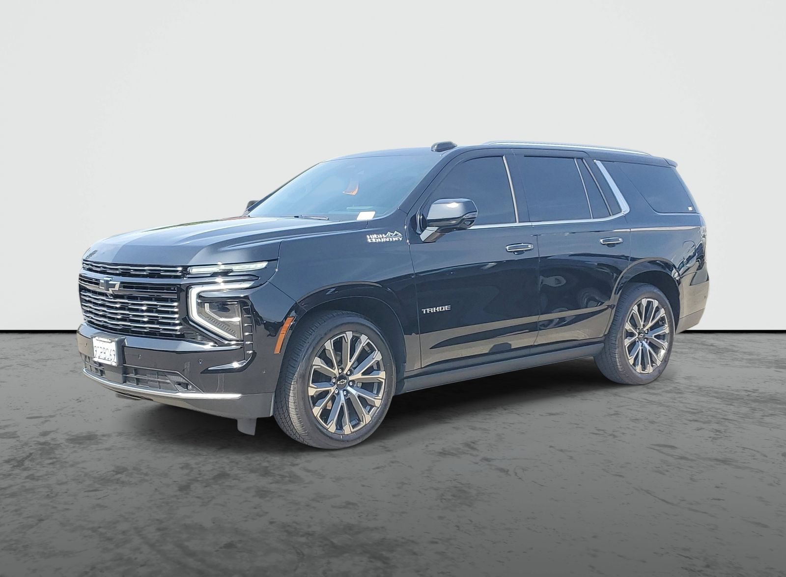 Used 2025 Chevrolet Tahoe High Country AWD/4WD image 2