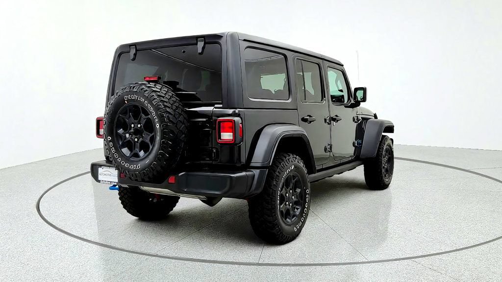 Used 2023 Jeep Wrangler Unlimited w/ Cold Weather Group AWD/4WD image 5