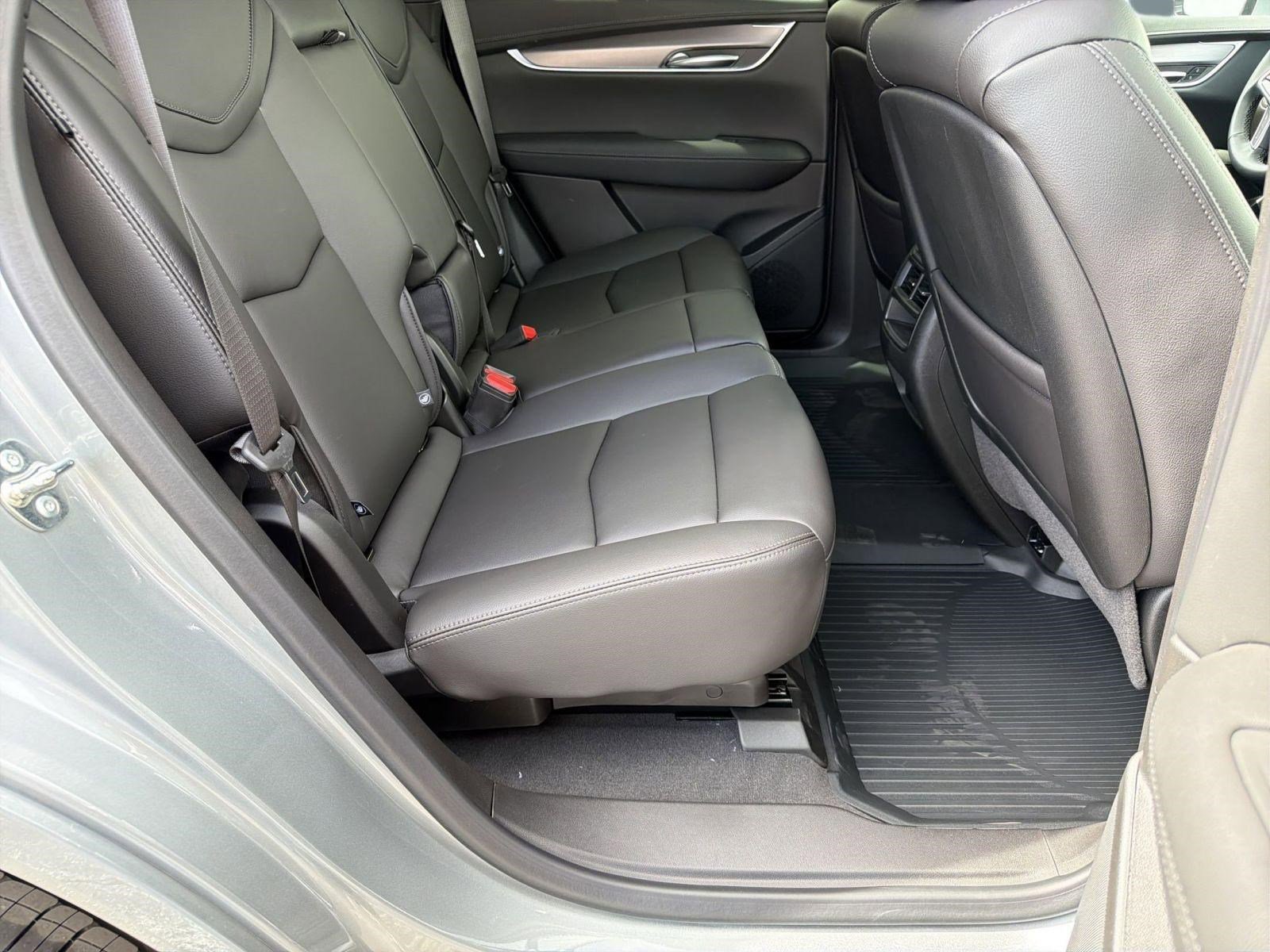 New 2026 Cadillac XT5 Luxury w/ LPO, Floor Liner Package AWD/4WD image 28