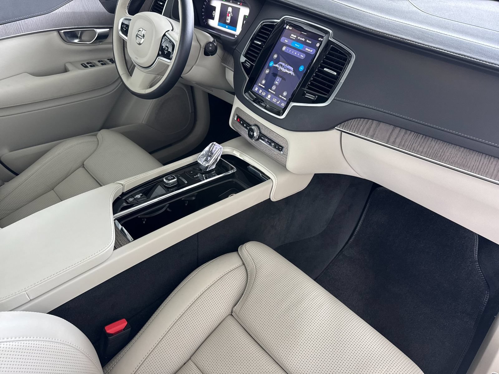 Certified 2023 Volvo XC90 T8 Ultimate AWD/4WD image 21