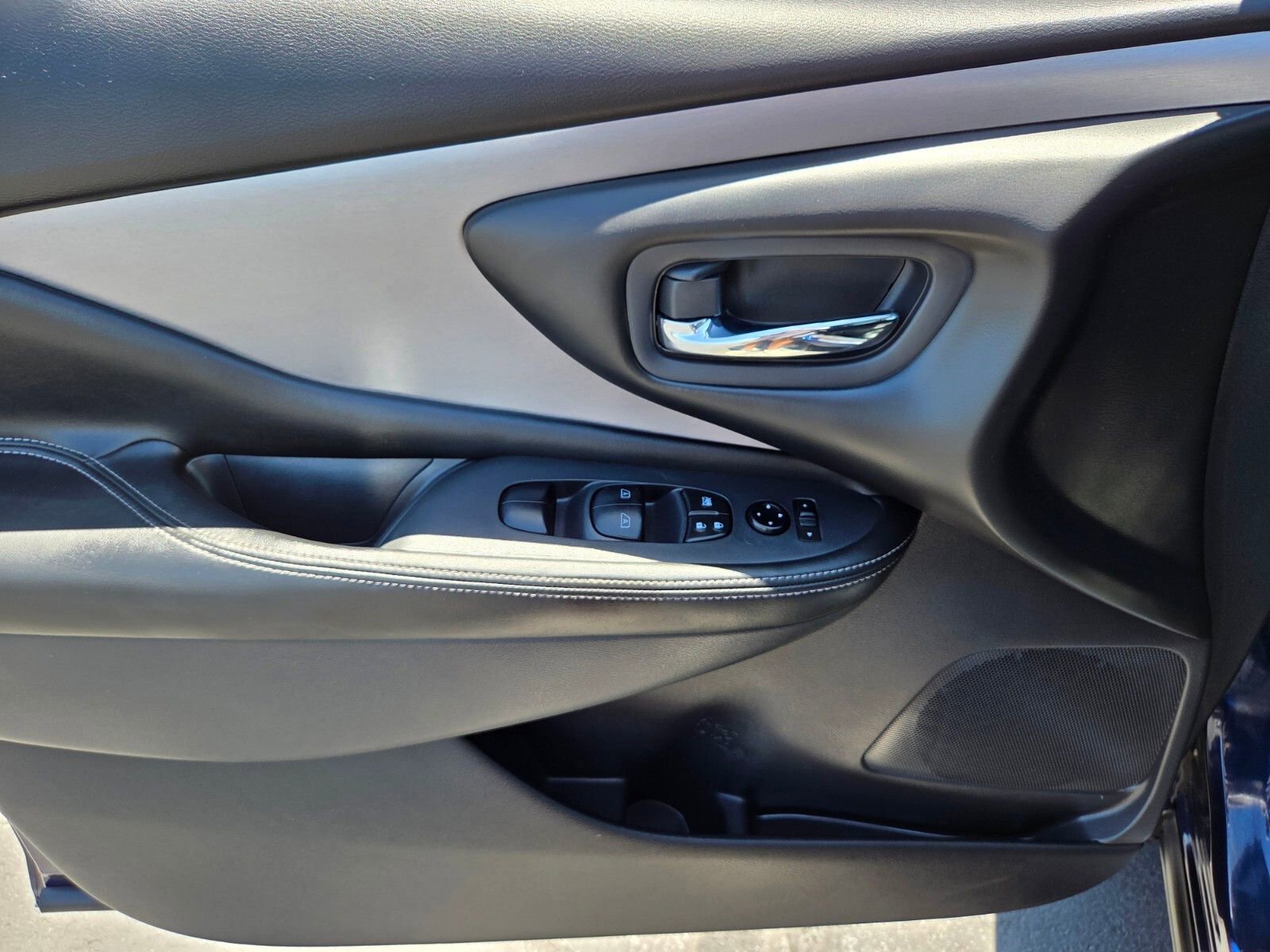Used 2020 Nissan Murano SV AWD/4WD image 17