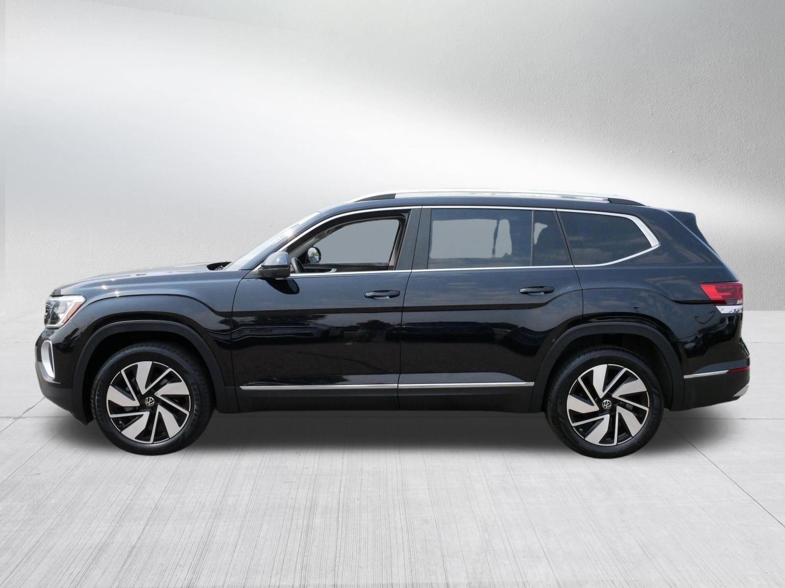 Used 2024 Volkswagen Atlas SEL AWD/4WD image 4
