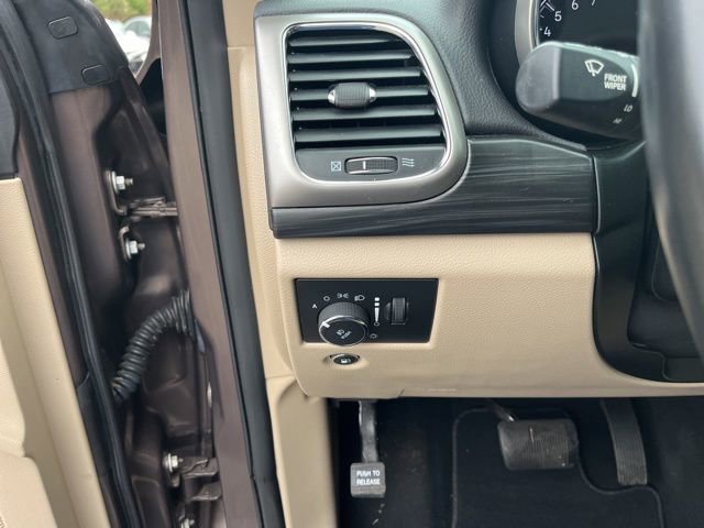 Used 2021 Jeep Grand Cherokee Laredo image 31