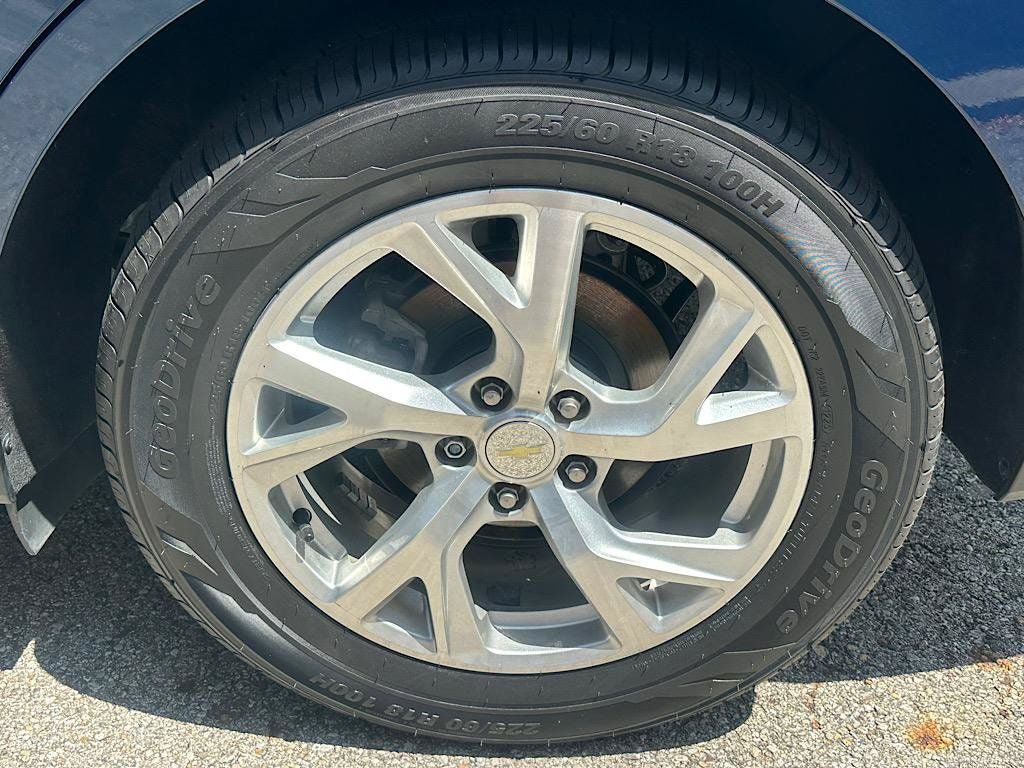 Used 2020 Chevrolet Equinox LT FWD image 29