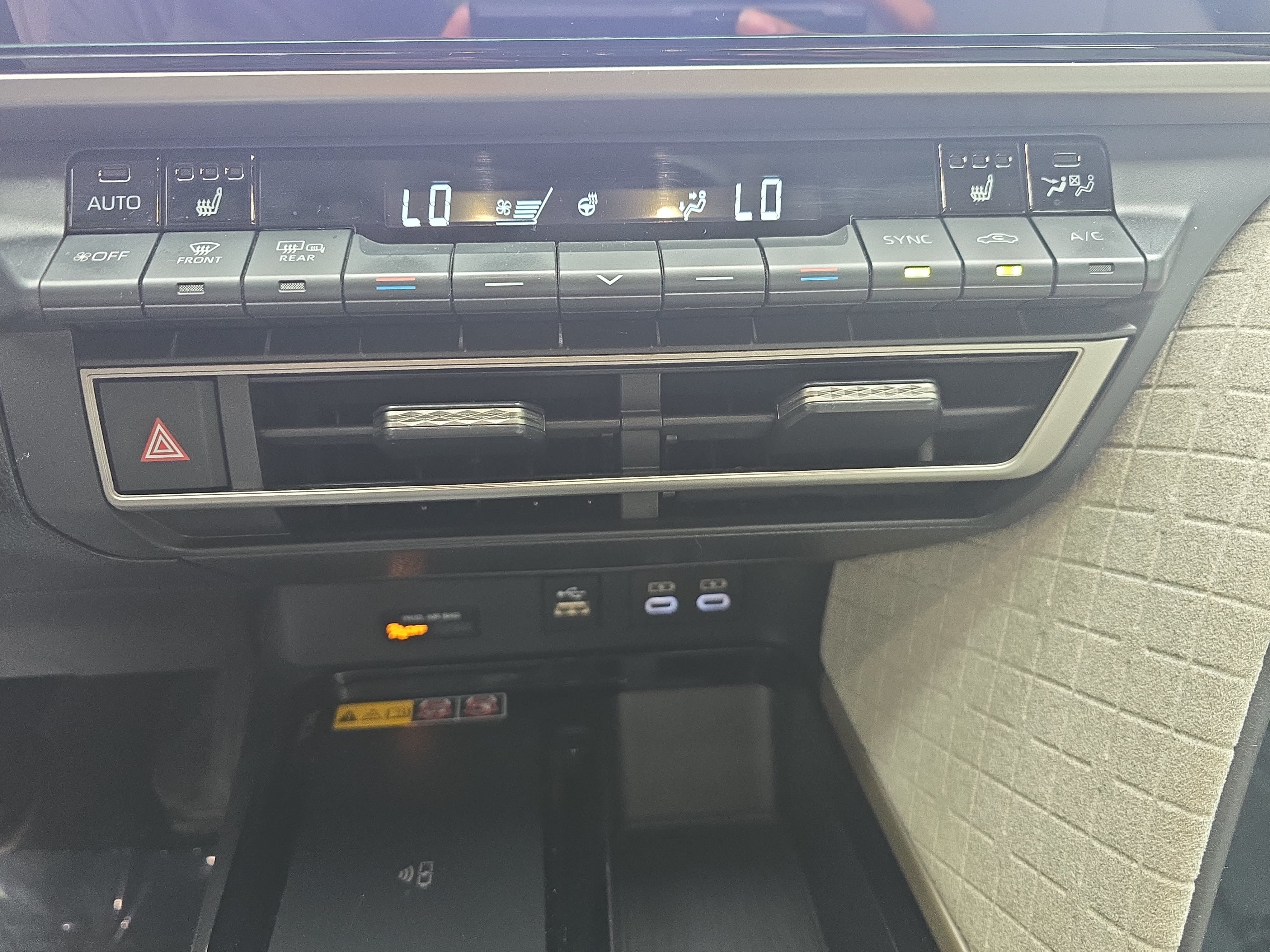 Used 2025 Toyota Camry XLE FWD image 21