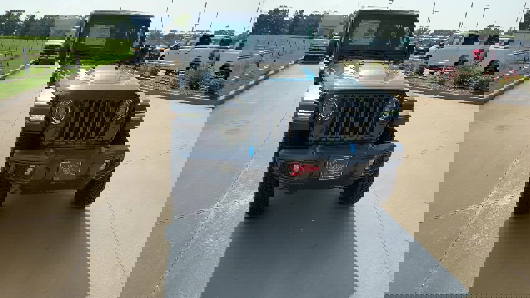 New 2023 Jeep Wrangler Unlimited Rubicon 4xe w/ Cold Weather Group image 3