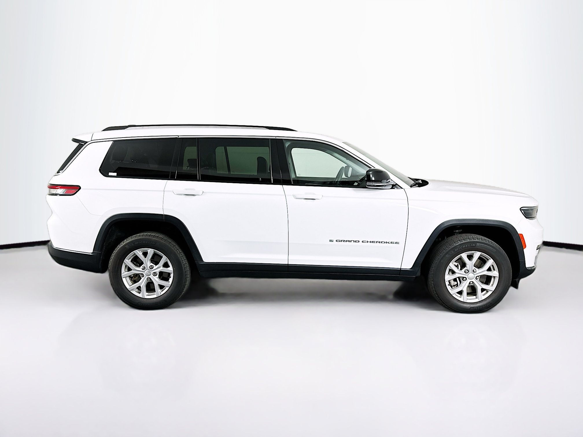Used 2023 Jeep Grand Cherokee L Limited AWD/4WD image 10