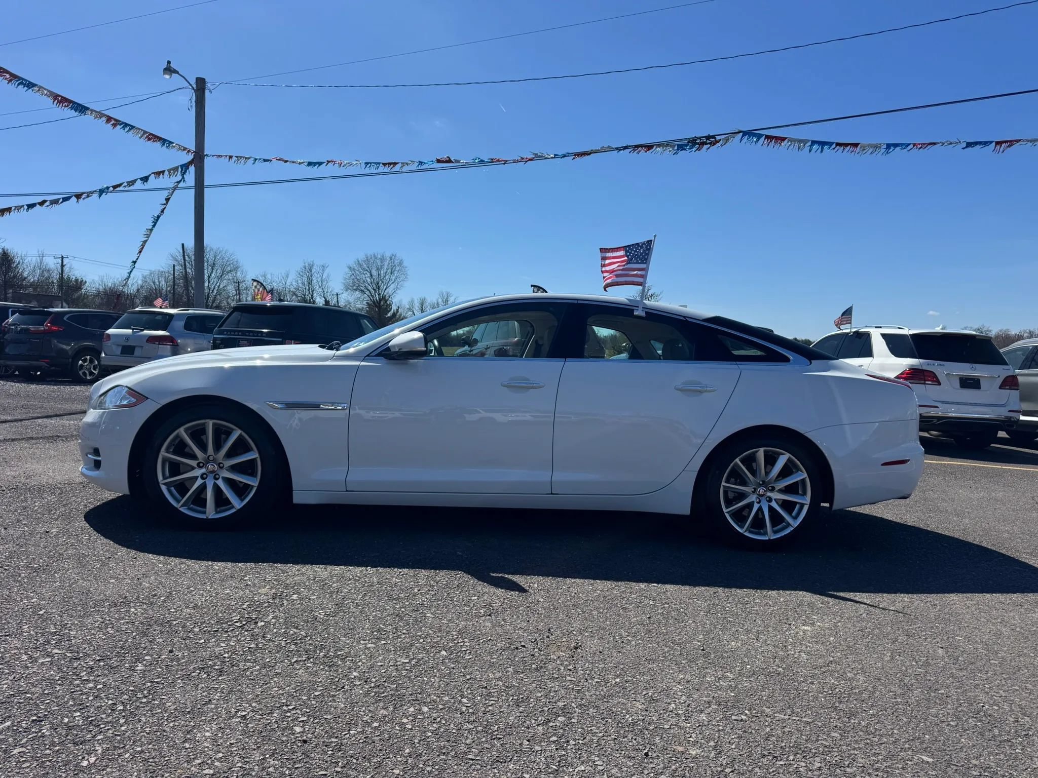 Used 2015 Jaguar XJ RWD image 2
