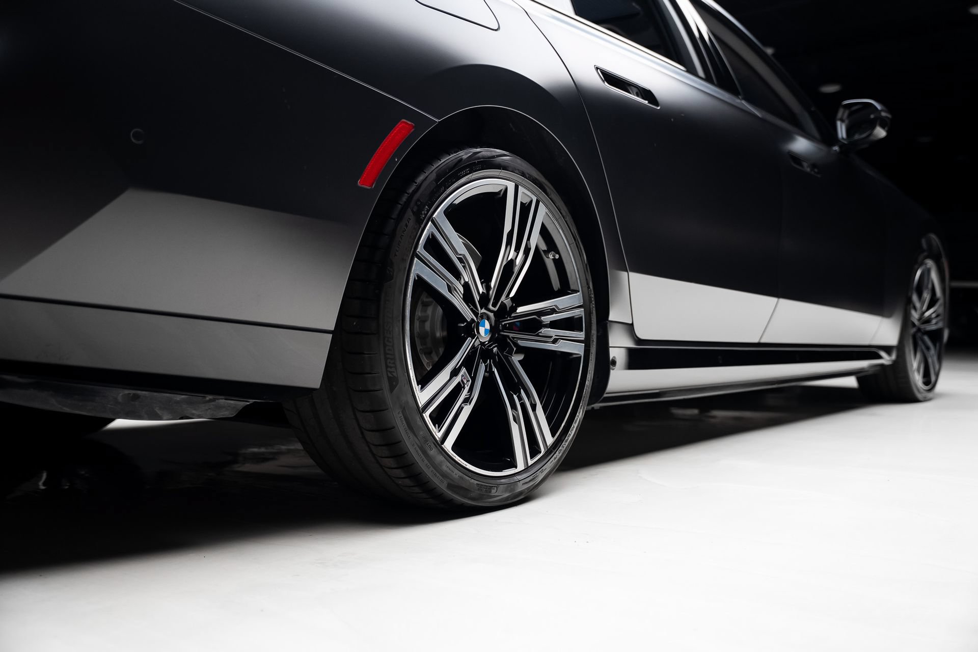 Used 2023 BMW i7 xDrive60 AWD/4WD image 77