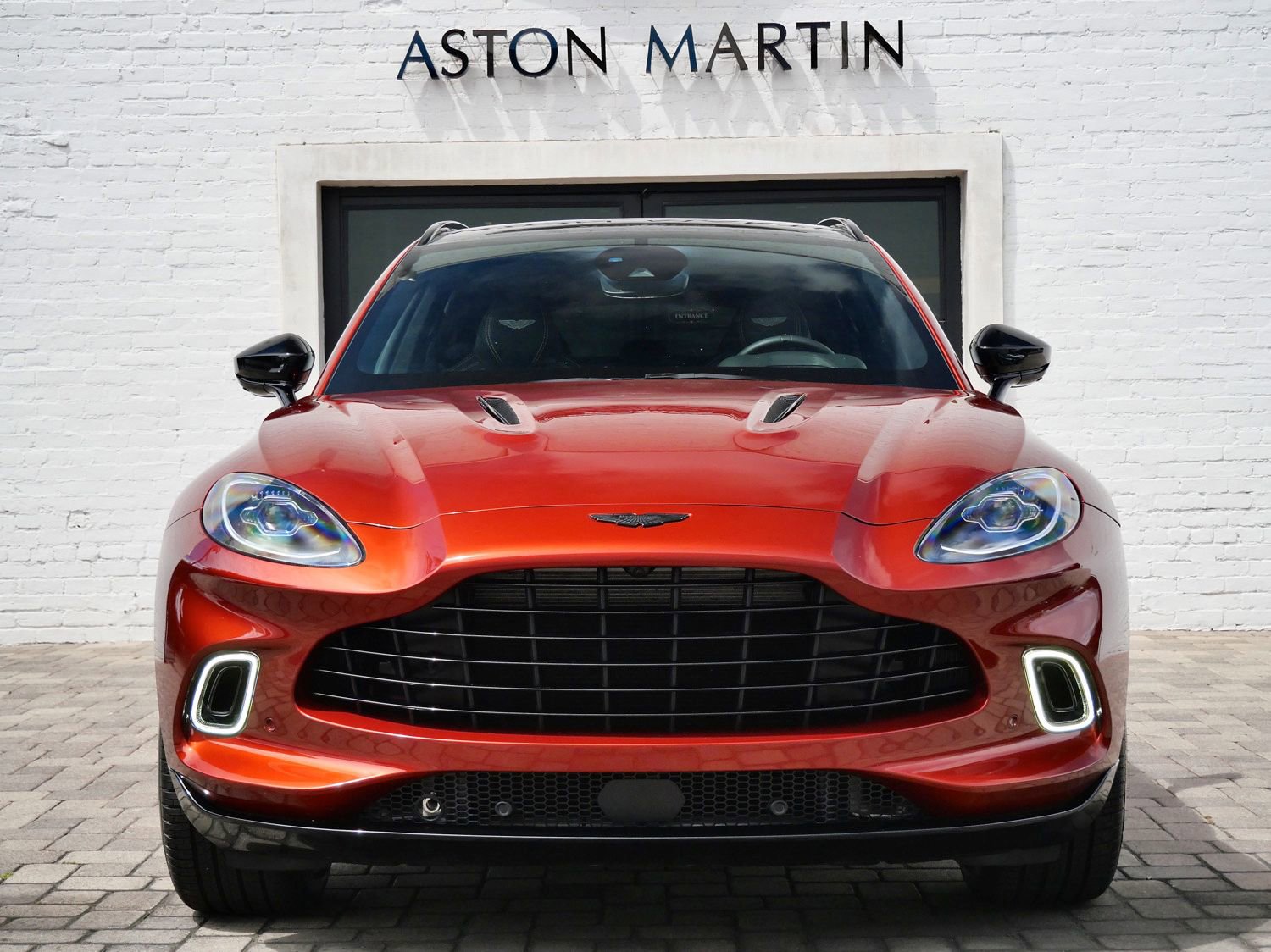 Used 2021 Aston Martin DBX AWD/4WD image 7