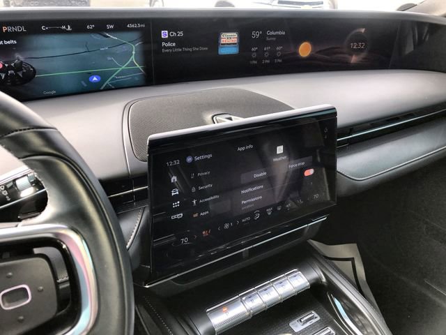 Used 2025 Lincoln Nautilus Premier w/ Jet Appearance Package image 16