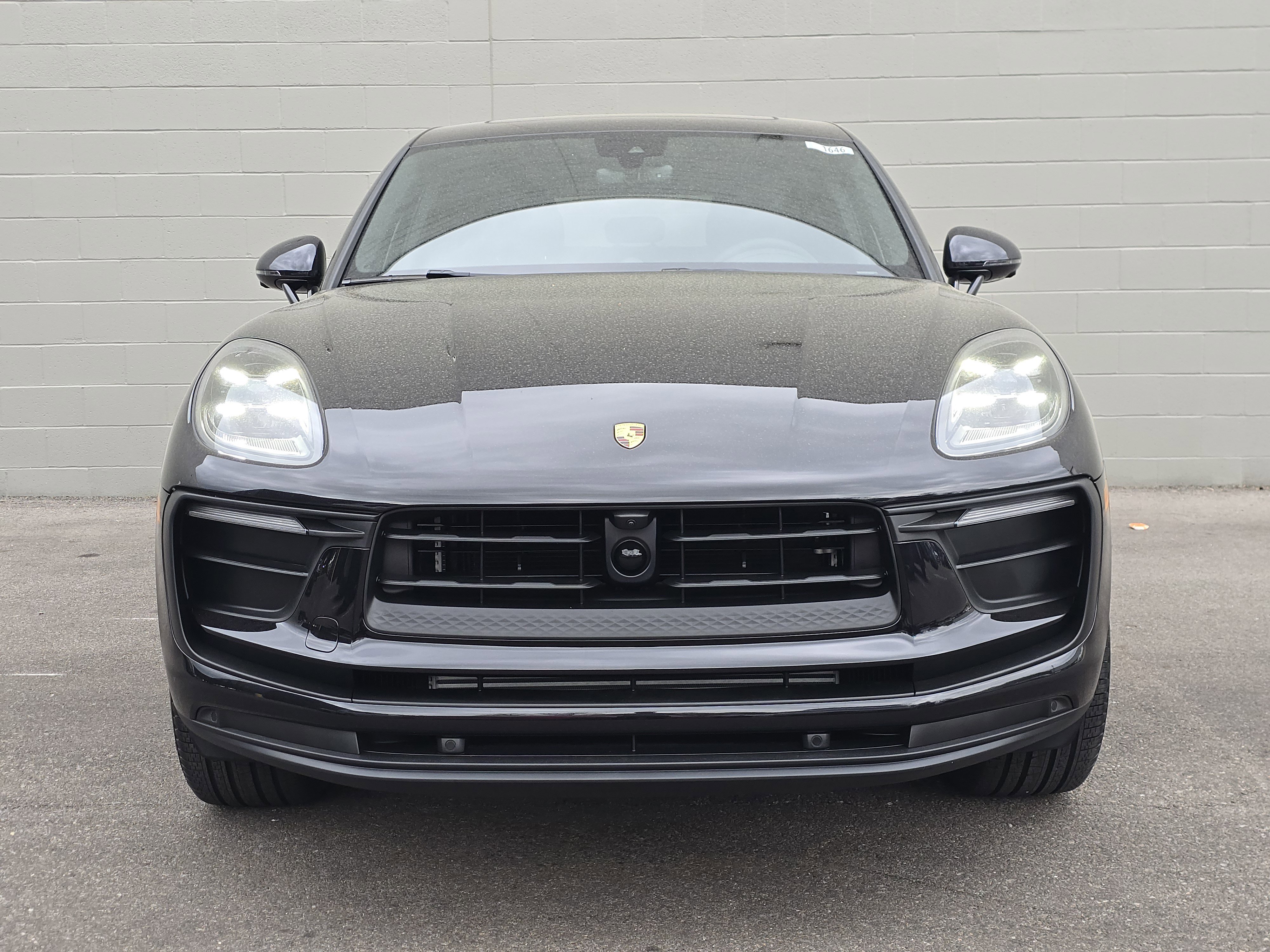 New 2026 Porsche Macan AWD/4WD image 6