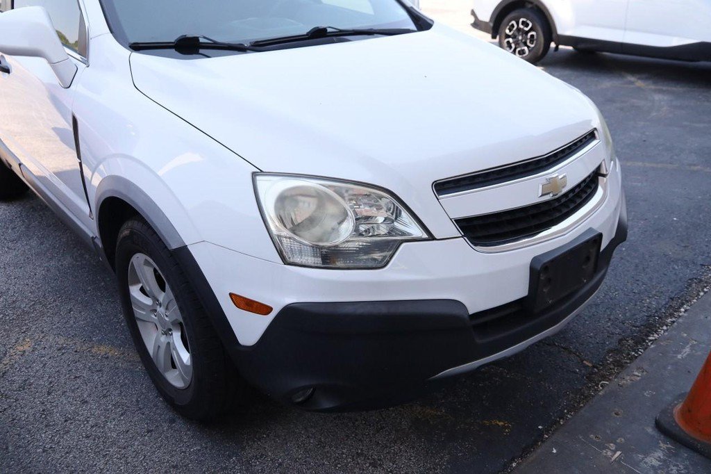 Used 2014 Chevrolet Captiva Sport LS FWD image 2