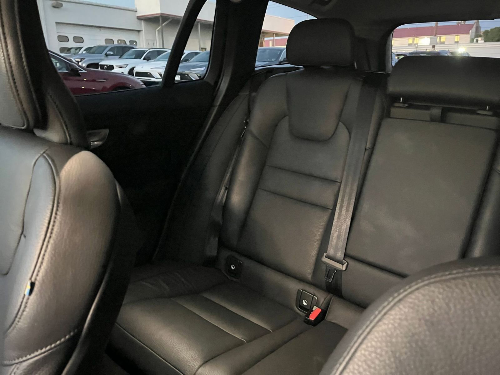 Used 2025 Volvo V60 B5 Cross Country Plus image 38