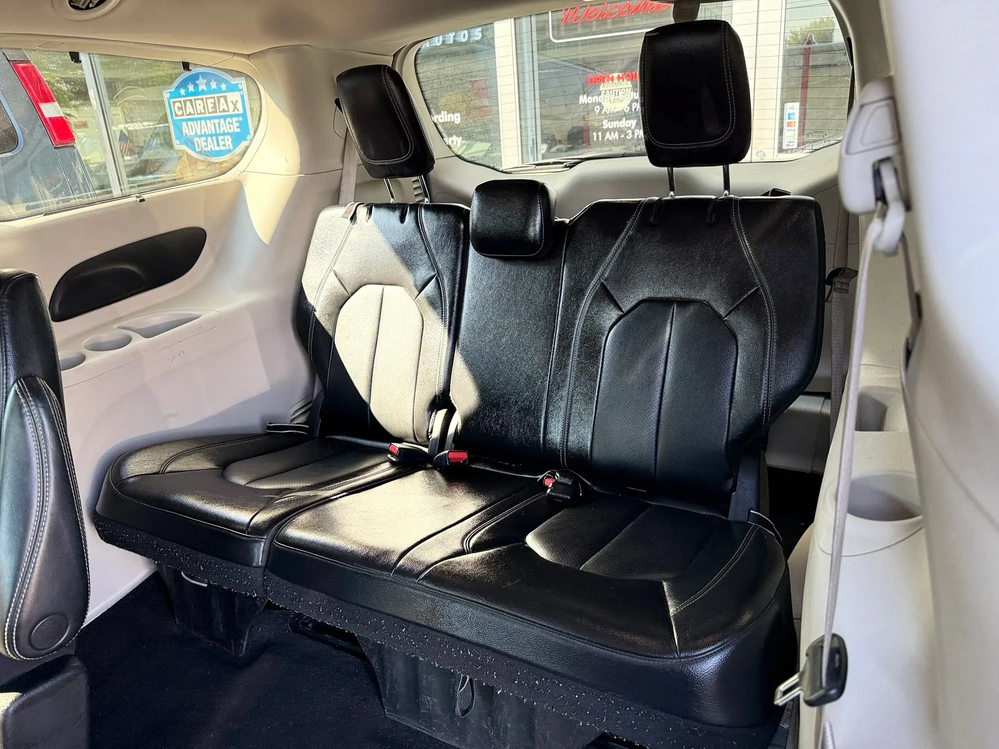 Used 2022 Chrysler Pacifica Touring-L FWD image 29