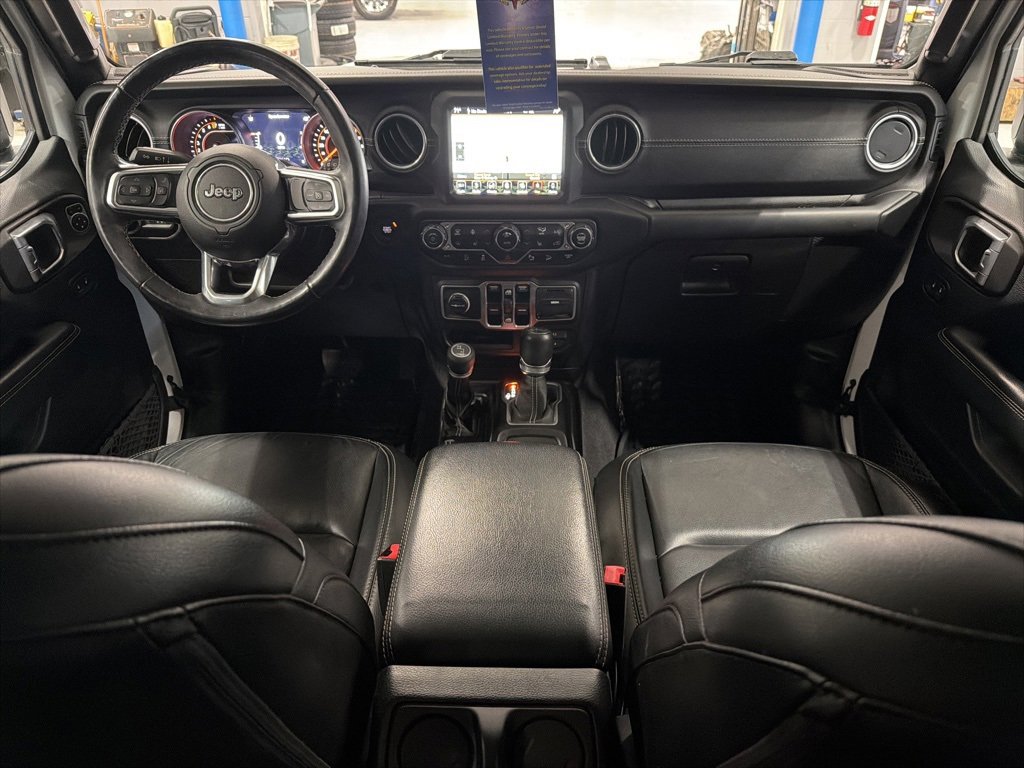 Used 2018 Jeep Wrangler Unlimited Sahara image 33