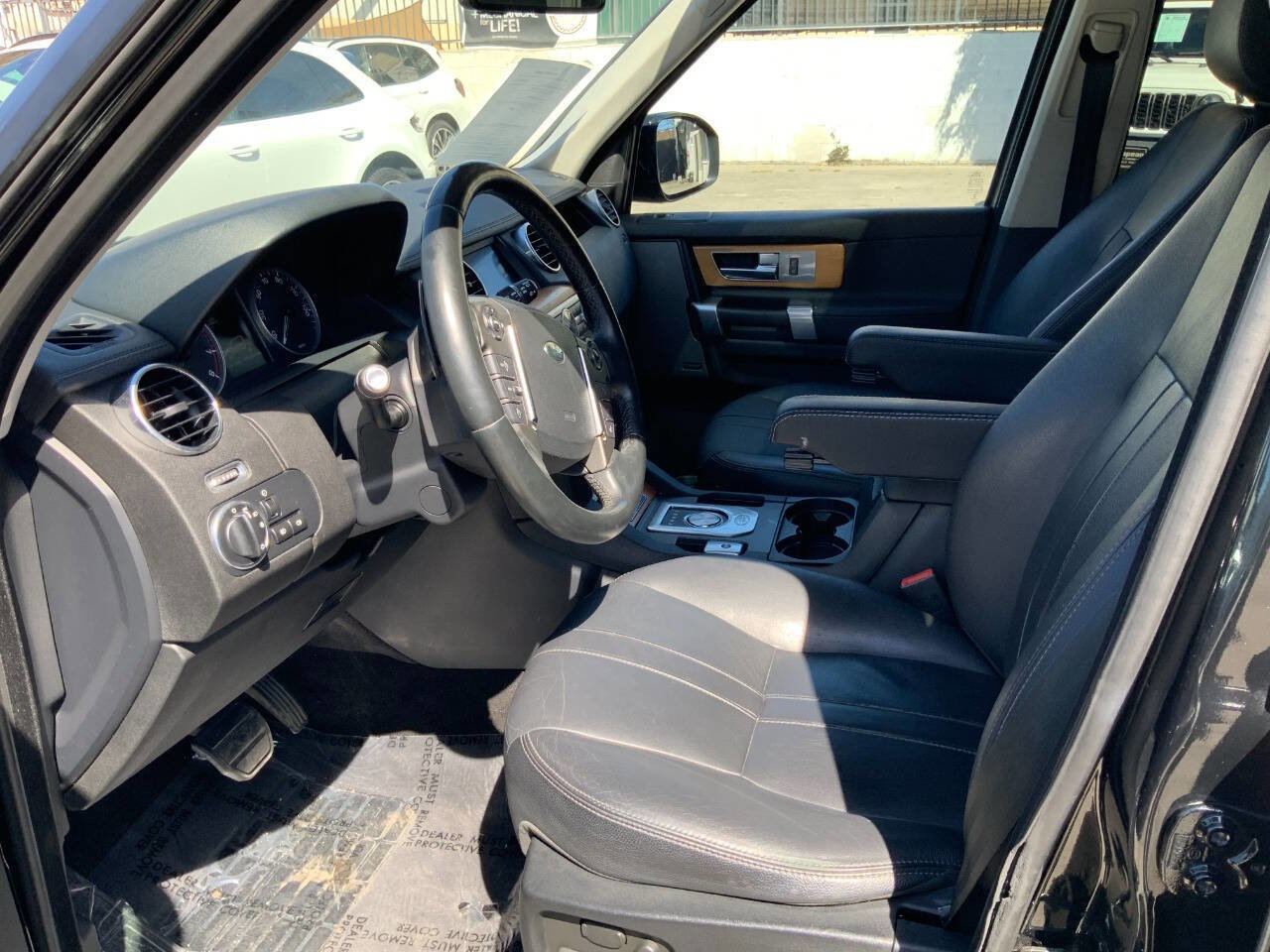 Used 2015 Land Rover LR4 HSE AWD/4WD image 22