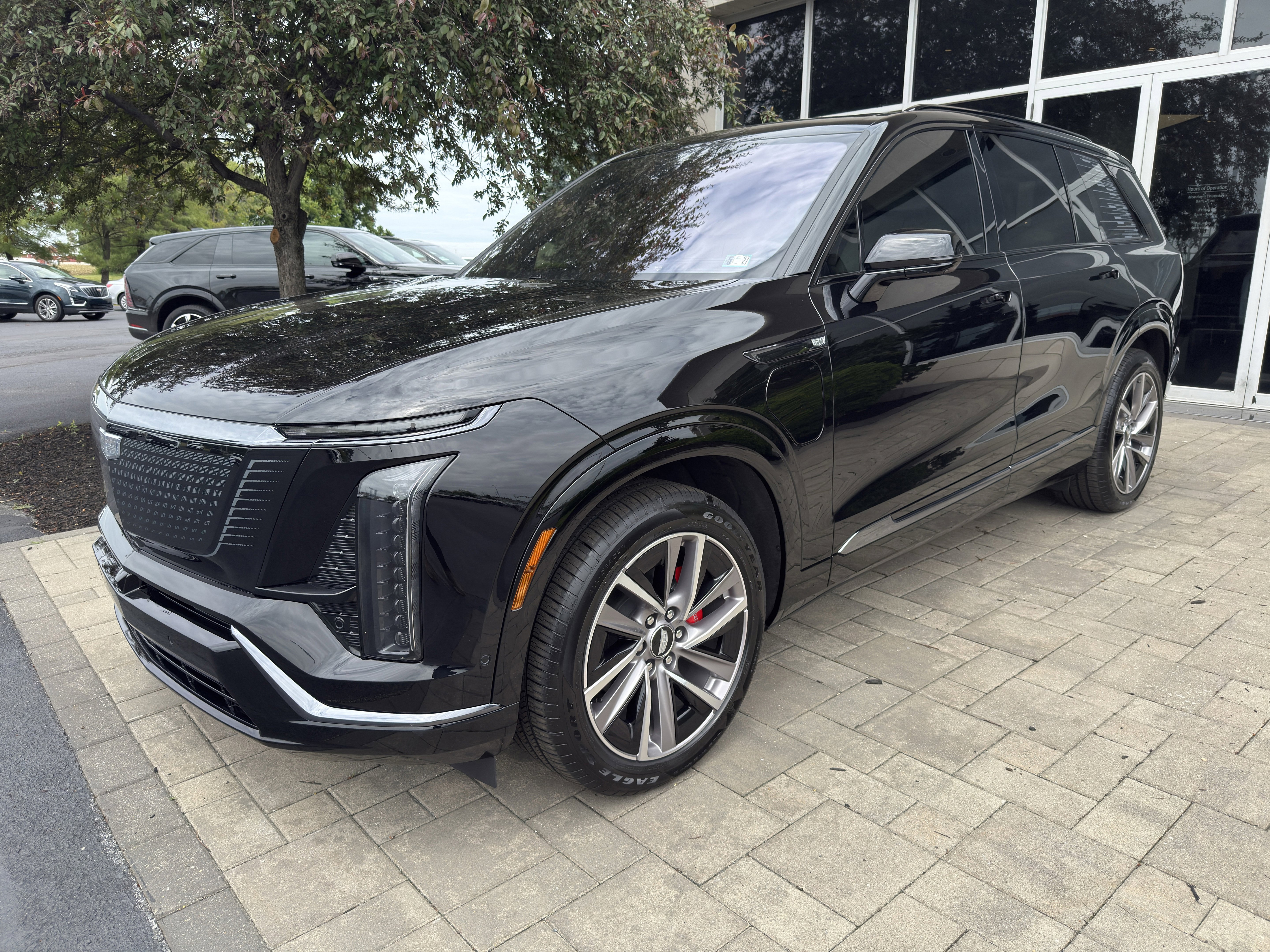 Used 2026 Cadillac Vistiq Sport w/ LPO, Floor Liner Package AWD/4WD image 3