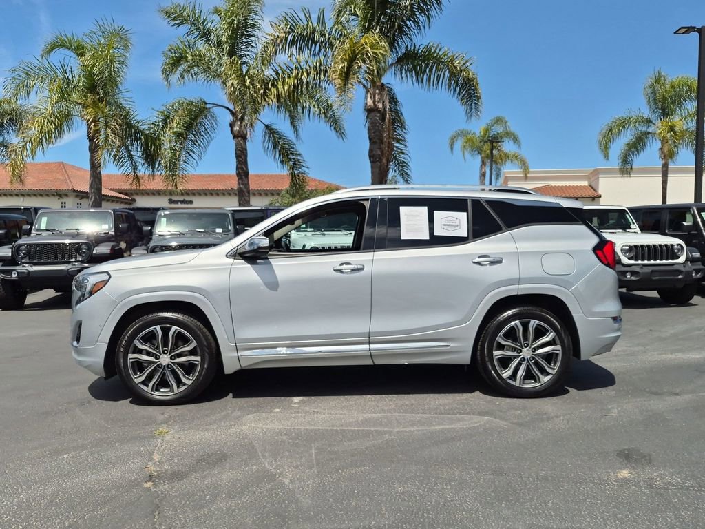 Used 2020 GMC Terrain Denali w/ Denali Premium Package AWD/4WD image 8