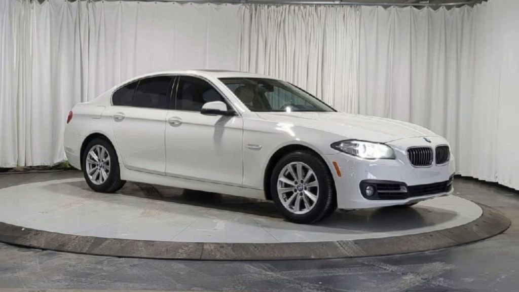 Used 2015 BMW 528i xDrive Sedan image 2