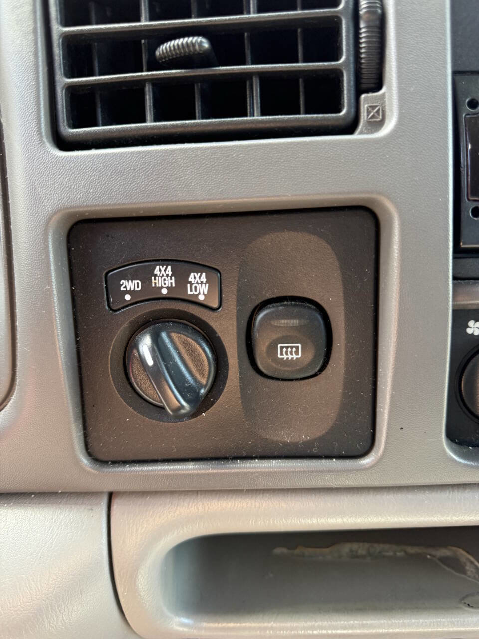Used 2001 Ford Excursion XLT image 12