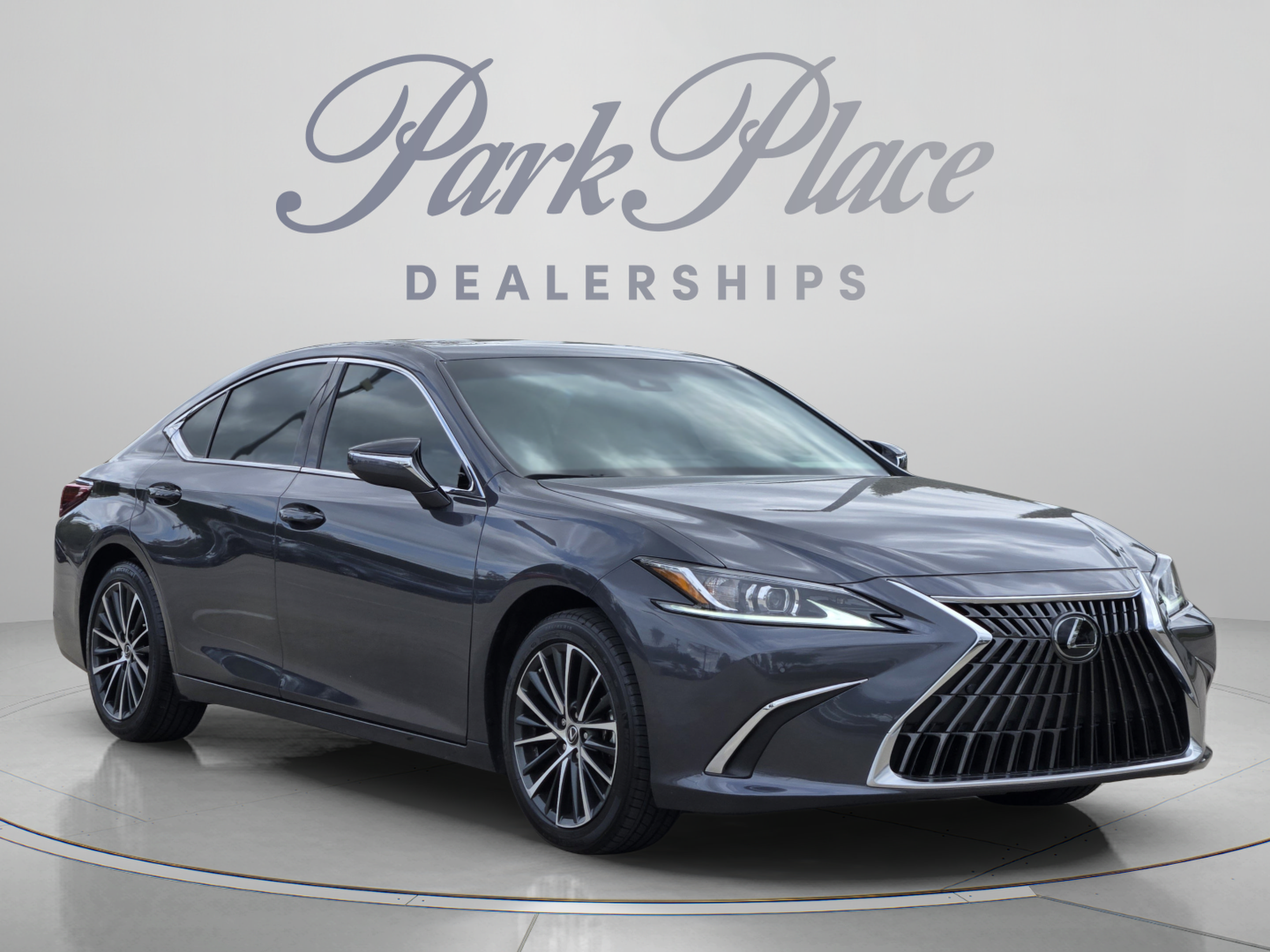 Used 2025 Lexus ES 350 w/ Premium Package FWD image 7