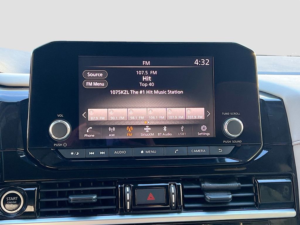 Used 2022 Nissan Pathfinder SV w/ SV Black Package image 11