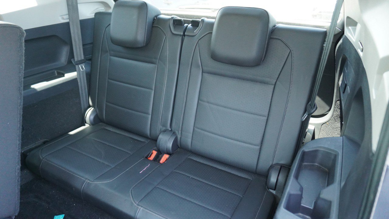 Used 2020 Volkswagen Tiguan SE FWD image 12