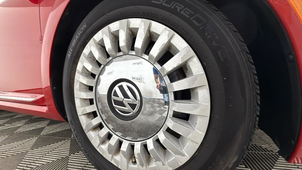 Used 2013 Volkswagen Beetle 2.5 image 38
