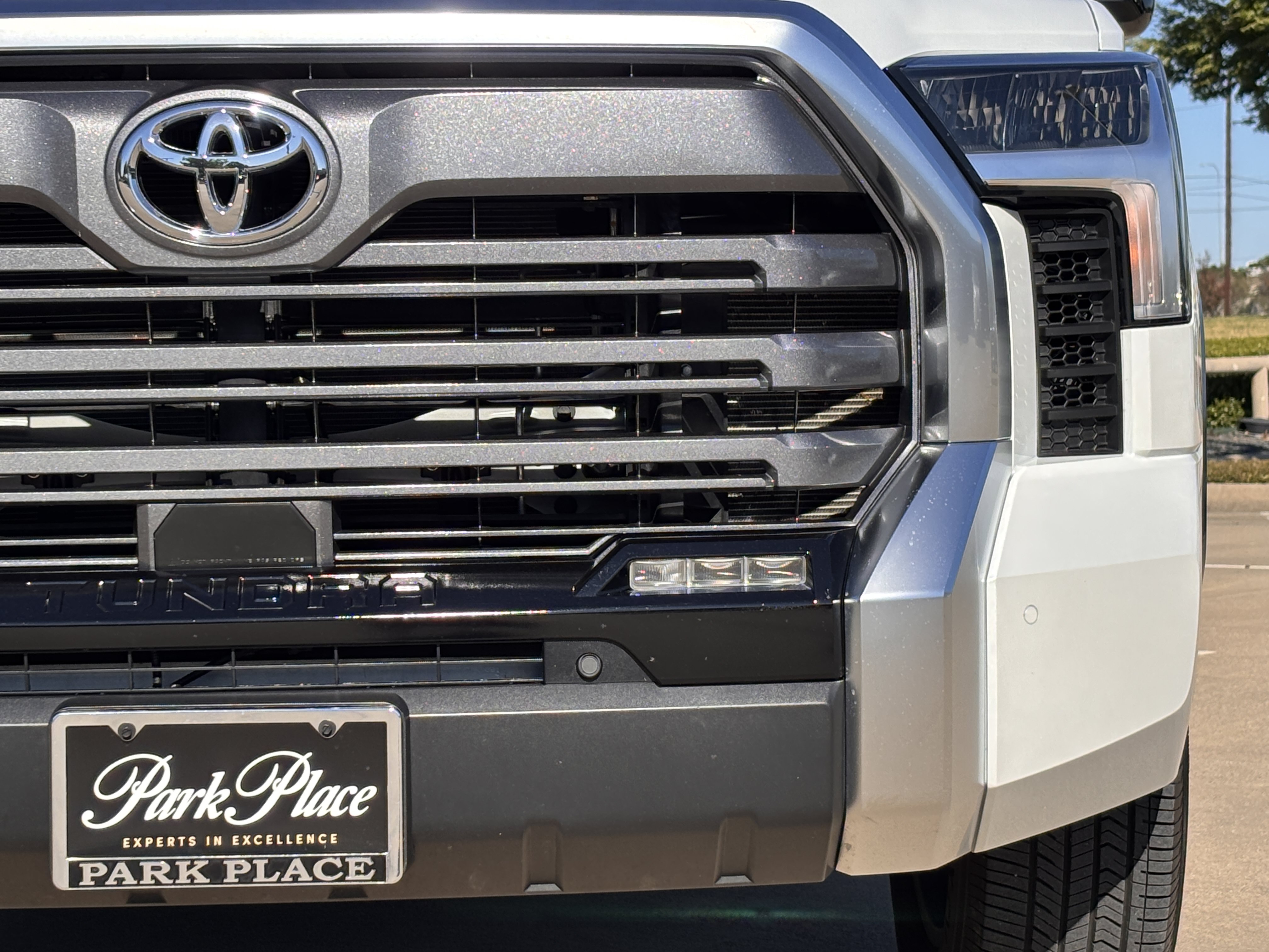 Used 2025 Toyota Tundra Limited w/ Power Package AWD/4WD image 10