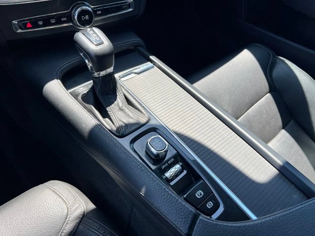 Used 2018 Volvo V90 T5 Cross Country w/ Convenience Package AWD/4WD image 16