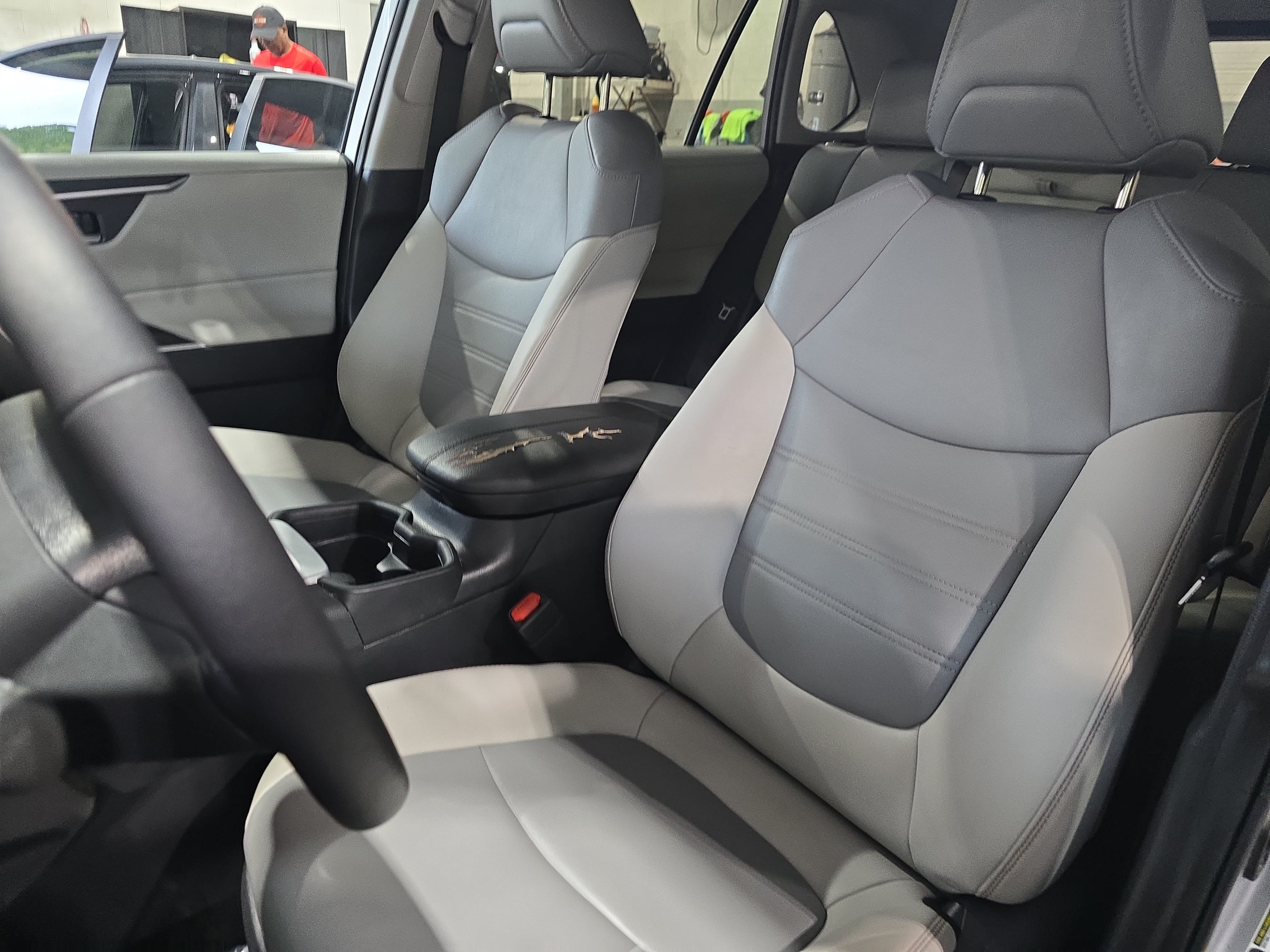 Used 2021 Toyota RAV4 XLE Premium FWD image 14