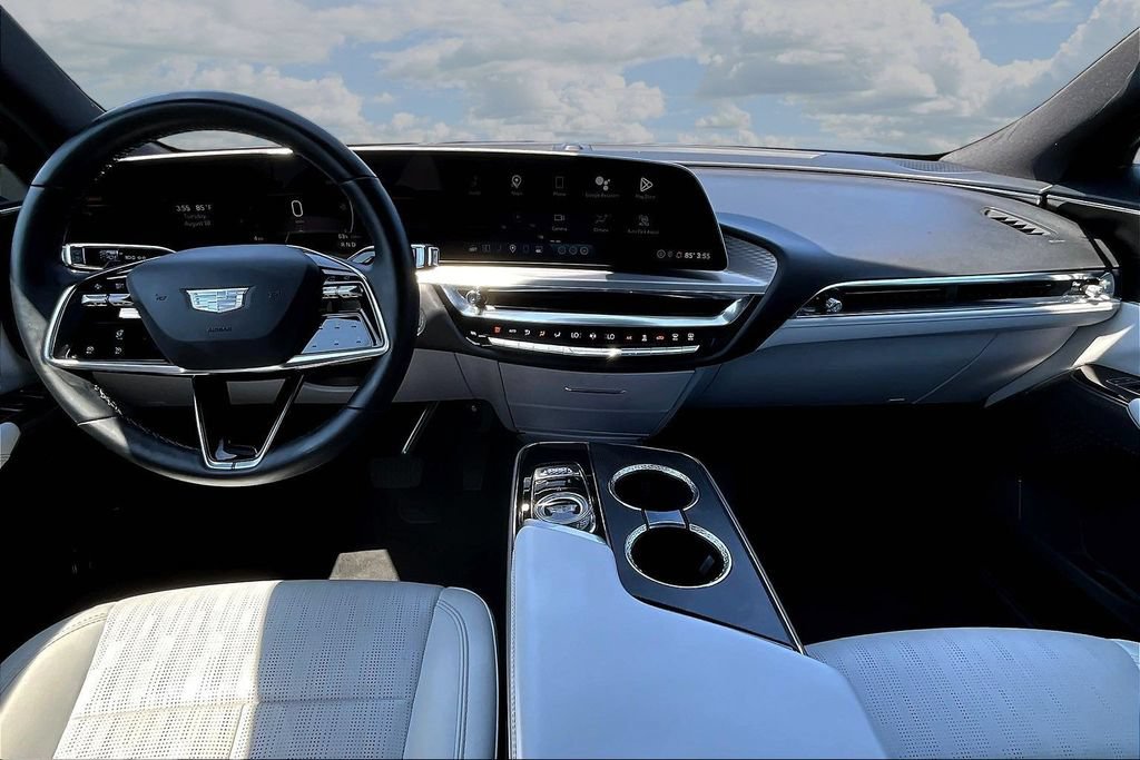 Used 2024 Cadillac Lyriq Luxury RWD image 7